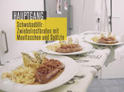"Schwabenteller": Zwiebelrostbraten an Maultaschen und Möhren - Rezept - Bild Nr. 2