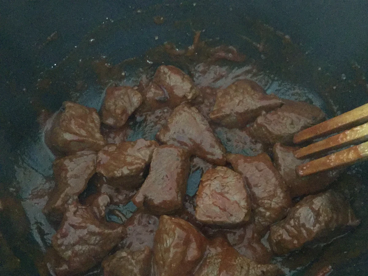 Rezept: Rindergulasch mit Paprika a la Ari Bild Nr. 5515 Rindergulasch mit Paprika a la Ari - Rezept - Bild Nr. 5515