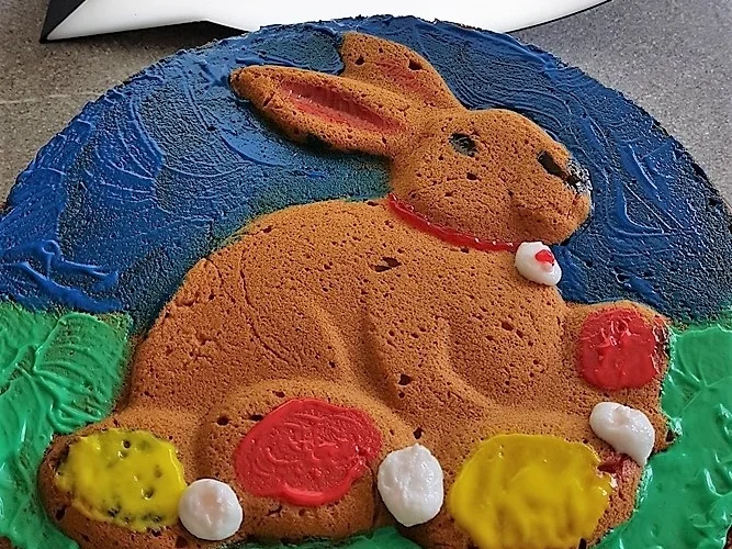 "Rodon"  Schoko-Vanillekuchen mit Hasenmotiv zu Ostern - Rezept - Bild Nr. 5520