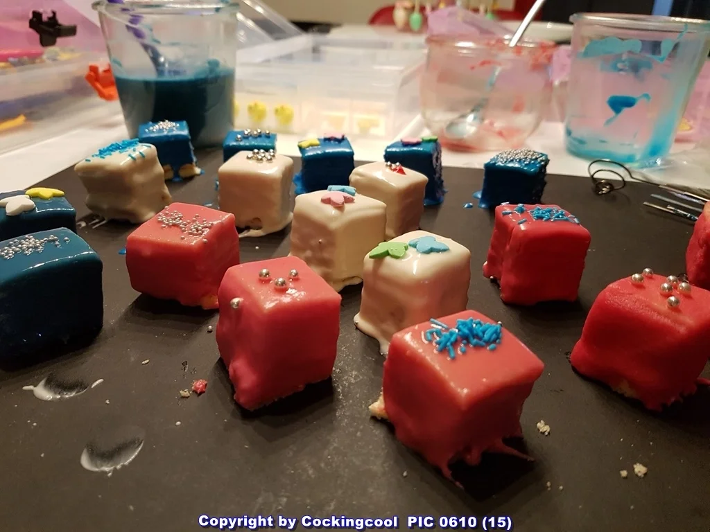 Rezept: Petit Four`s (Bildrezept zur einfachen Herstellung) Bild Nr. 5528 Petit Four`s (Bildrezept zur einfachen Herstellung) - Rezept - Bild Nr. 5528