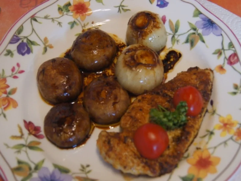 Hähnchen-Minutensteak mit Zwiebeln und Champignons - Rezept - Bild Nr. 5515