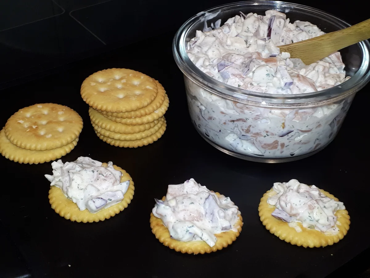 BiNe` S AUFSTRICH MIT GERÄUCHERTEM LACHS - Rezept - Bild Nr. 5523