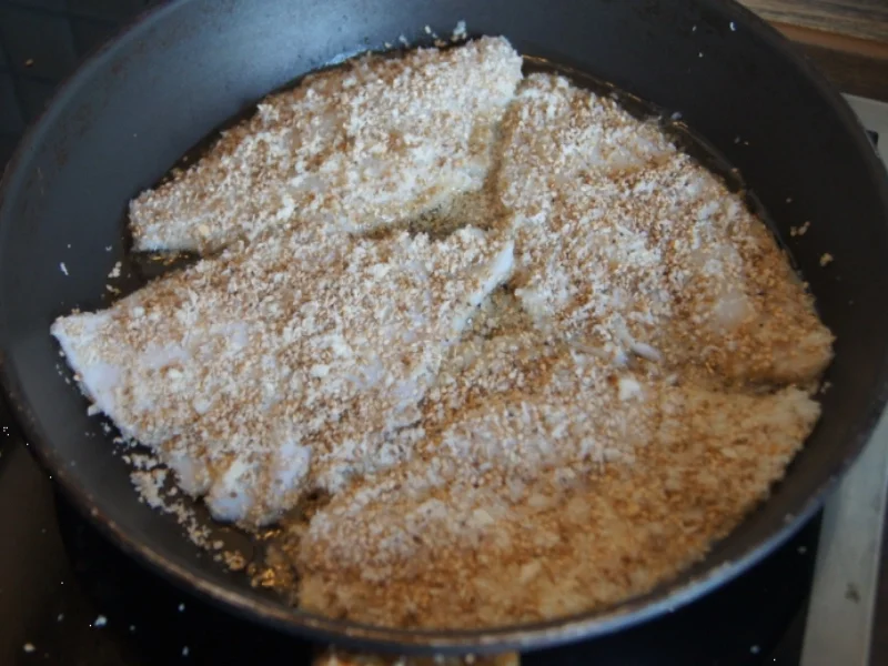 Sesamscholle mit Honig-Möhrenblüten - Rezept - Bild Nr. 5525