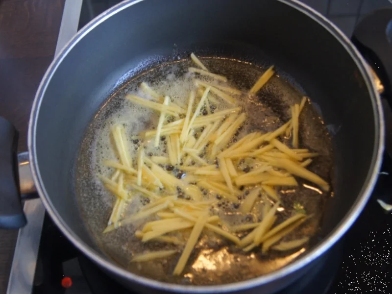 Sesamscholle mit Honig-Möhrenblüten - Rezept - Bild Nr. 5532