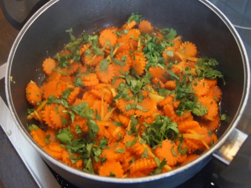 Sesamscholle mit Honig-Möhrenblüten - Rezept - Bild Nr. 5534