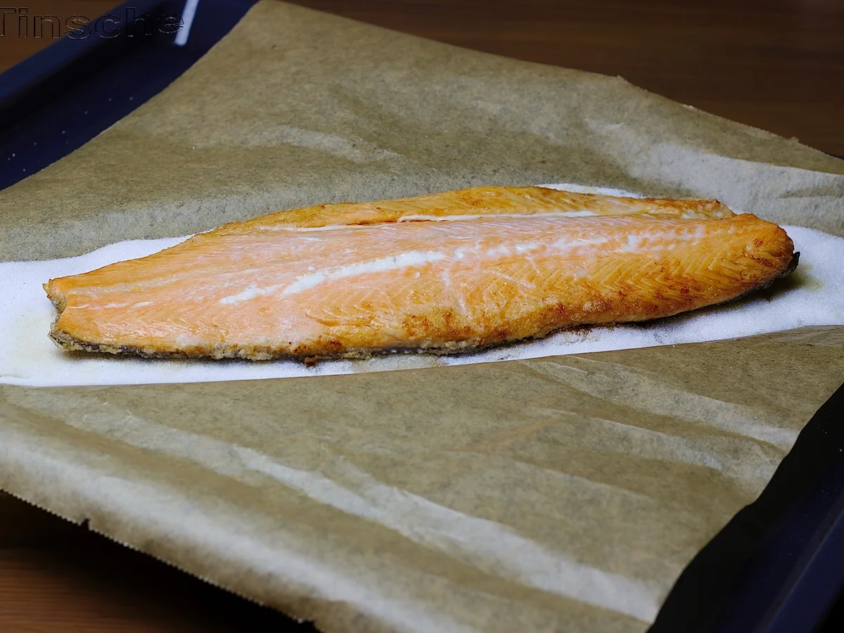 Rezept: Zartes Lachsforellenfilet auf Salzbett Bild Nr. 5521 Zartes Lachsforellenfilet auf Salzbett - Rezept - Bild Nr. 5521