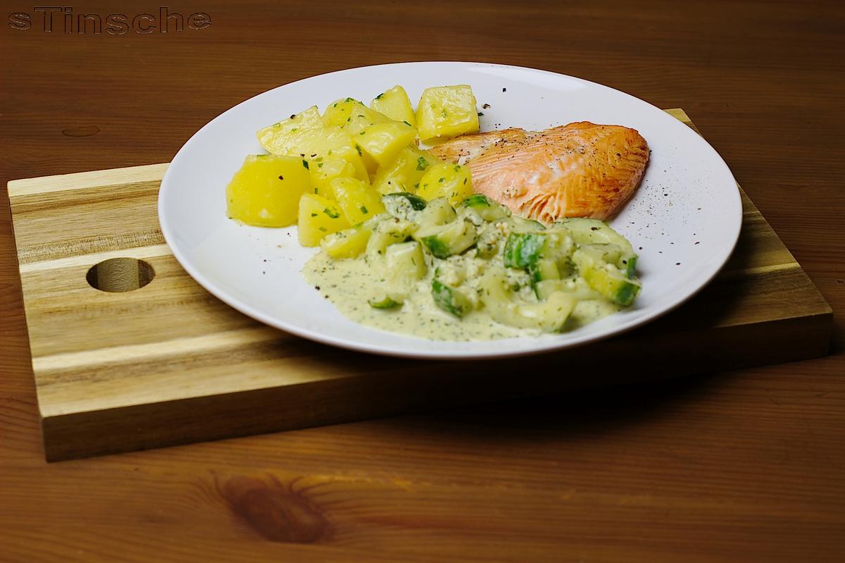 Zartes Lachsforellenfilet auf Salzbett - Rezept - Bild Nr. 5523