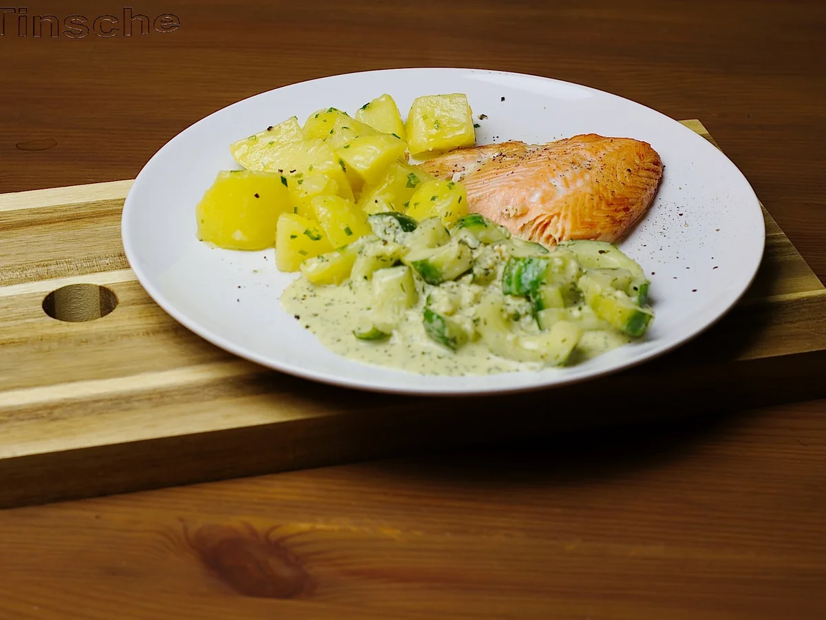 Rezept: Zartes Lachsforellenfilet auf Salzbett Bild Nr. 5523 Zartes Lachsforellenfilet auf Salzbett - Rezept - Bild Nr. 5523