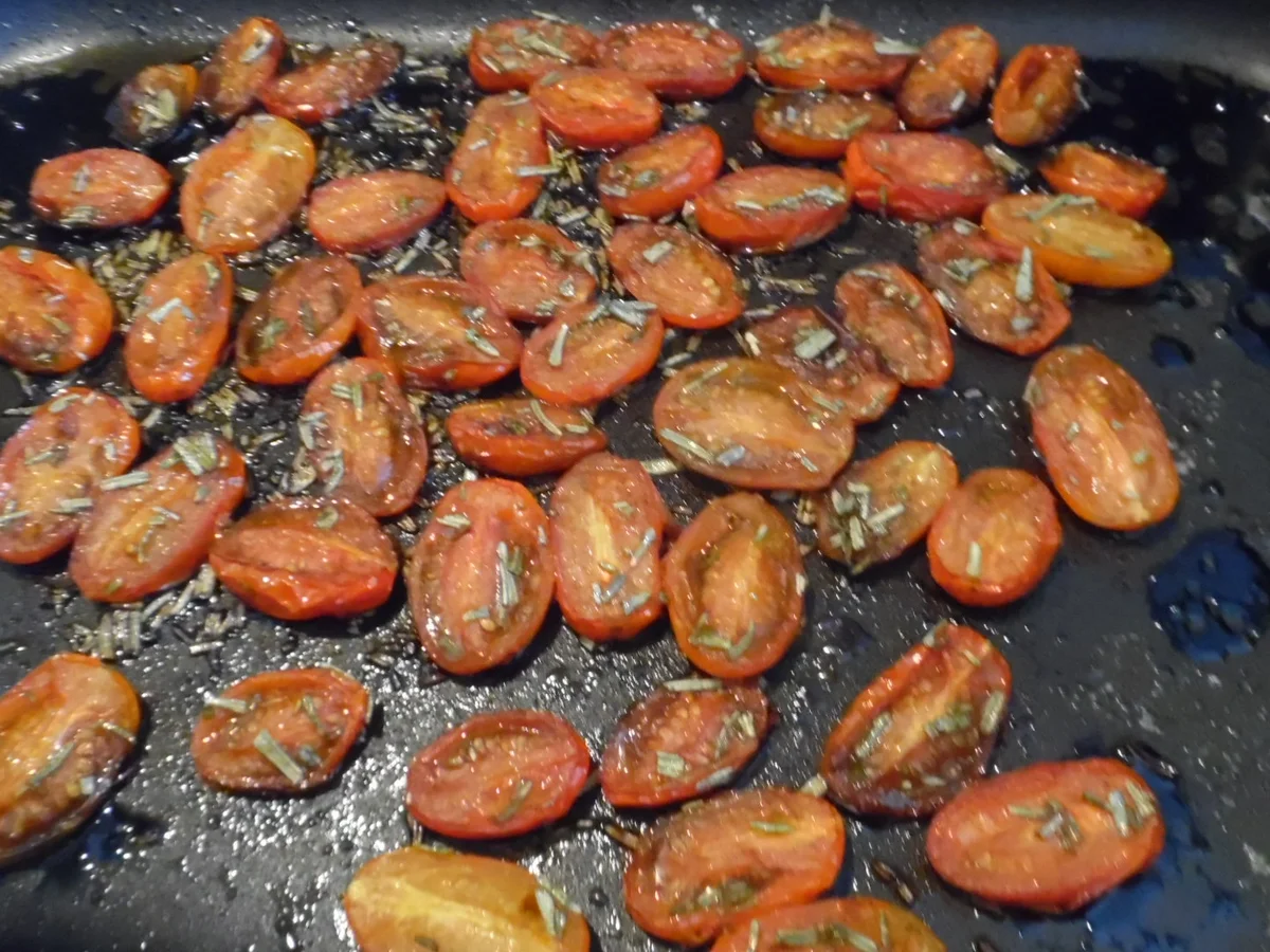 Forellen-Filets in Tomaten-Rahm-Soße gegart mit Petersilien-Reis - Rezept - Bild Nr. 5536