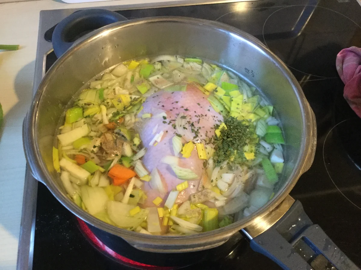 Hühner Frikasse (Schnellkochtopf) - Rezept - Bild Nr. 5548