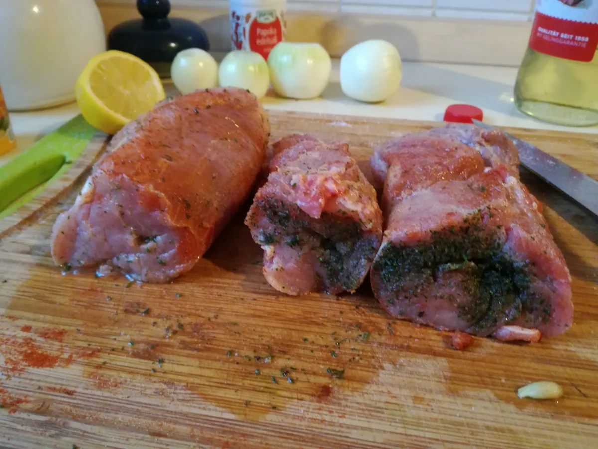 Rezept: Schweinelende mit Kräuterfüllung Bild Nr. 5558 Schweinelende mit Kräuterfüllung - Rezept - Bild Nr. 5558