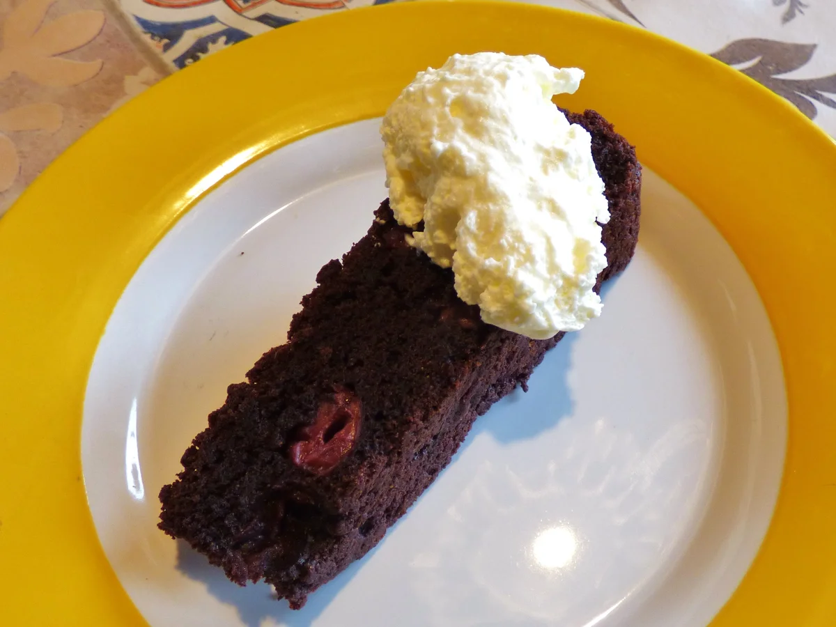 Rezept: Zartbitter-süßer Kirsch-Kakao-Kuchen Bild Nr. 5547 Zartbitter-süßer Kirsch-Kakao-Kuchen - Rezept - Bild Nr. 5547