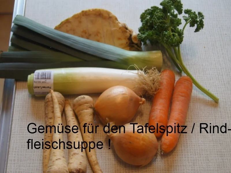 Zarter Tafelspitz mit pikanter Meerrettichsauce, Honig-Möhreblüten und Drillingen - Rezept - Bild Nr. 5558
