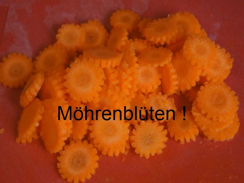 Zarter Tafelspitz mit pikanter Meerrettichsauce, Honig-Möhreblüten und Drillingen - Rezept - Bild Nr. 5563