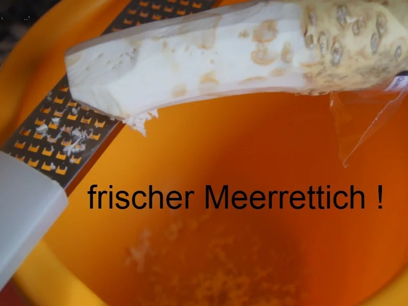 Zarter Tafelspitz mit pikanter Meerrettichsauce, Honig-Möhreblüten und Drillingen - Rezept - Bild Nr. 5568