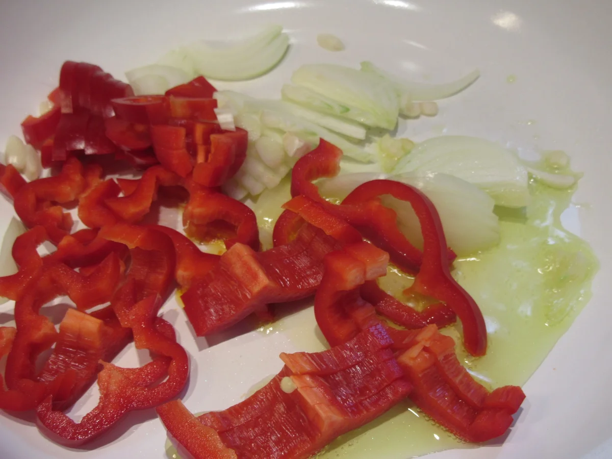 Burger: Böhmischer Knödelburger mit lauwarmem Paprika-Zwiebel-Gemüse - Rezept - Bild Nr. 5569