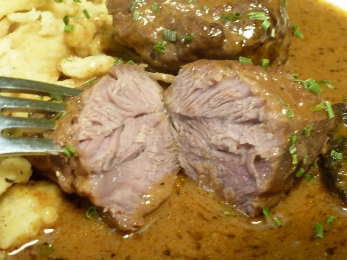 Butterzarte Schweinebäckchen in Dunkelbiersoße - Rezept - Bild Nr. 5588