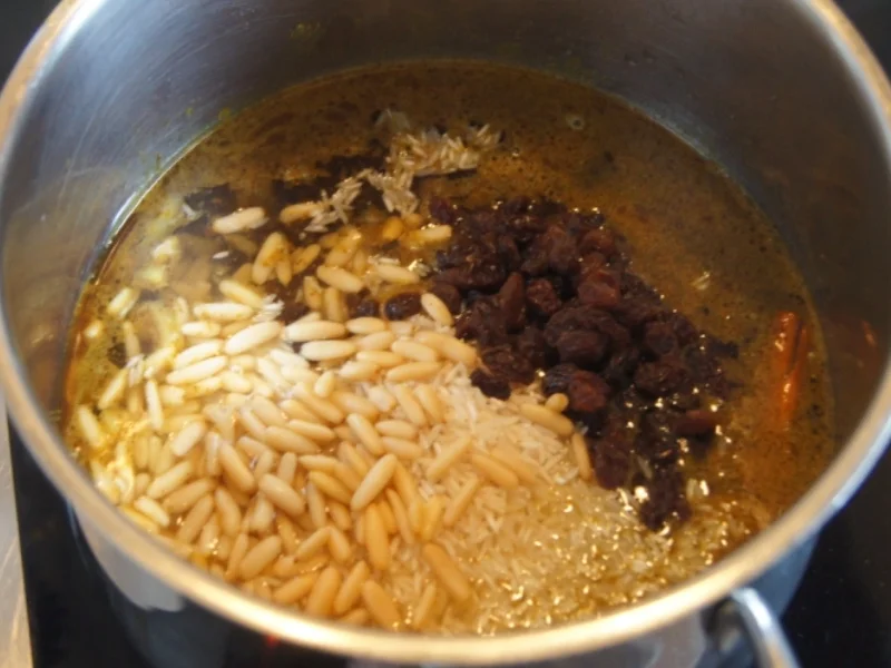 Indisches Reis-Pilaw mit Hähnchenbrustfiletschnitzelchen - Rezept - Bild Nr. 5584