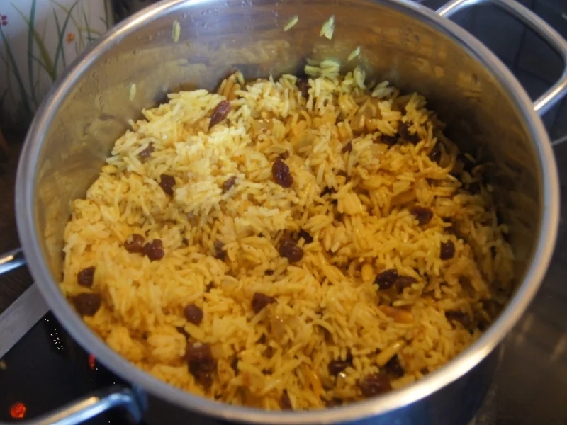 Indisches Reis-Pilaw mit Hähnchenbrustfiletschnitzelchen - Rezept - Bild Nr. 5586