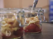 Waffelbruch und Whiskeykaramell an Vanilleespuma - Rezept - Bild Nr. 2