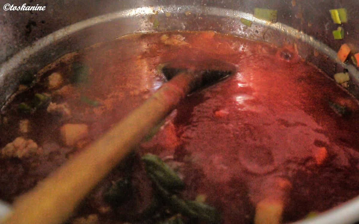 Feueriges Schweinefleisch-Gemüse-Sugo mit Pasta - Rezept - Bild Nr. 5595