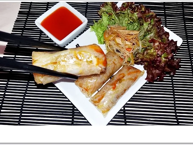 Frittierte Frühlingsrollen mit Gemüse-Hähnchen und Fadennudeln - Rezept - Bild Nr. 5613