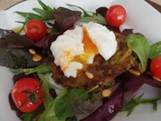 Kartoffel-Zucchini-Puffer mit pochiertem Ei - Rezept - Bild Nr. 5583