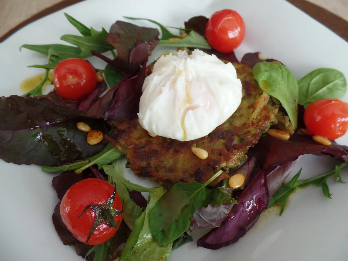 Rezept: Kartoffel-Zucchini-Puffer mit pochiertem Ei Bild Nr. 5594 Kartoffel-Zucchini-Puffer mit pochiertem Ei - Rezept - Bild Nr. 5594