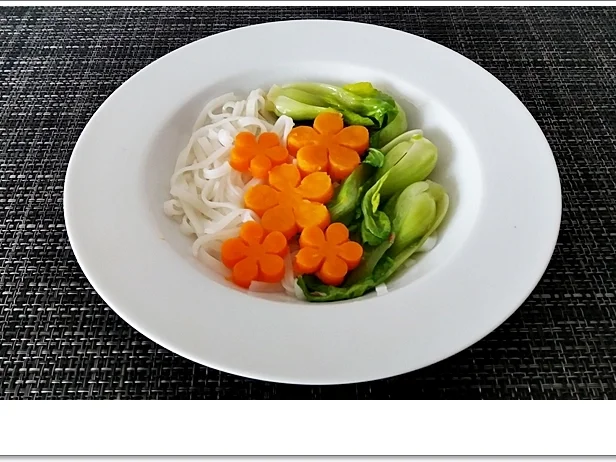 Pak Choi Suppe auf Hühnchenbrühe Basis - Rezept - Bild Nr. 5590