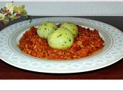 Kräuter-Klöße auf Bolognese-Sauce - Rezept - Bild Nr. 5583