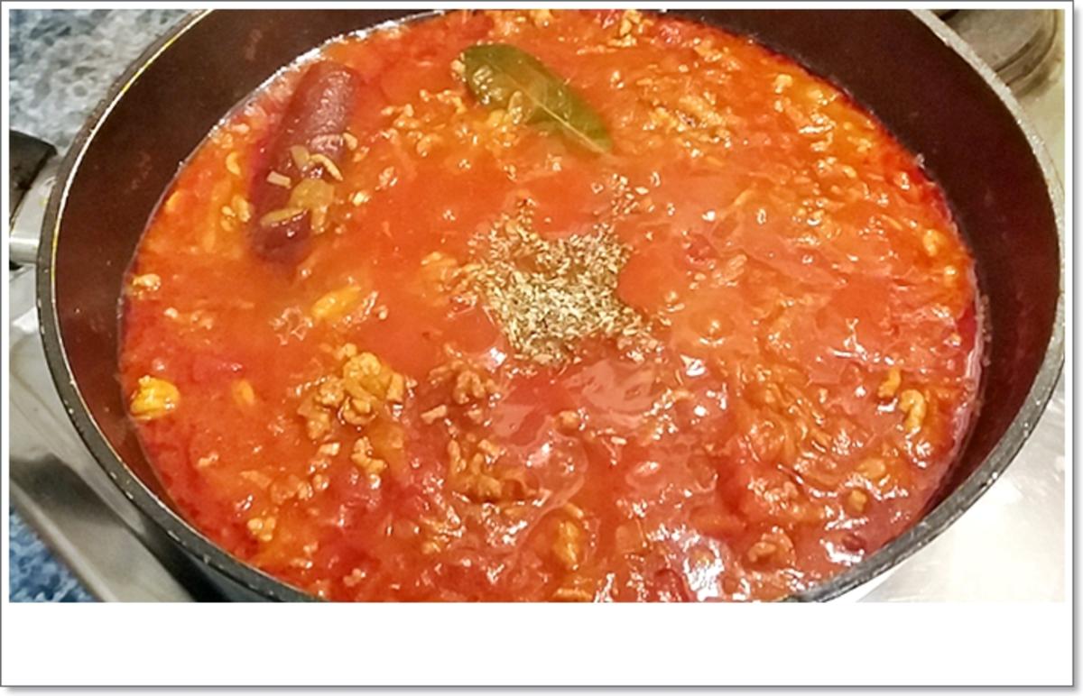 Kräuter-Klöße auf Bolognese-Sauce - Rezept - Bild Nr. 5587