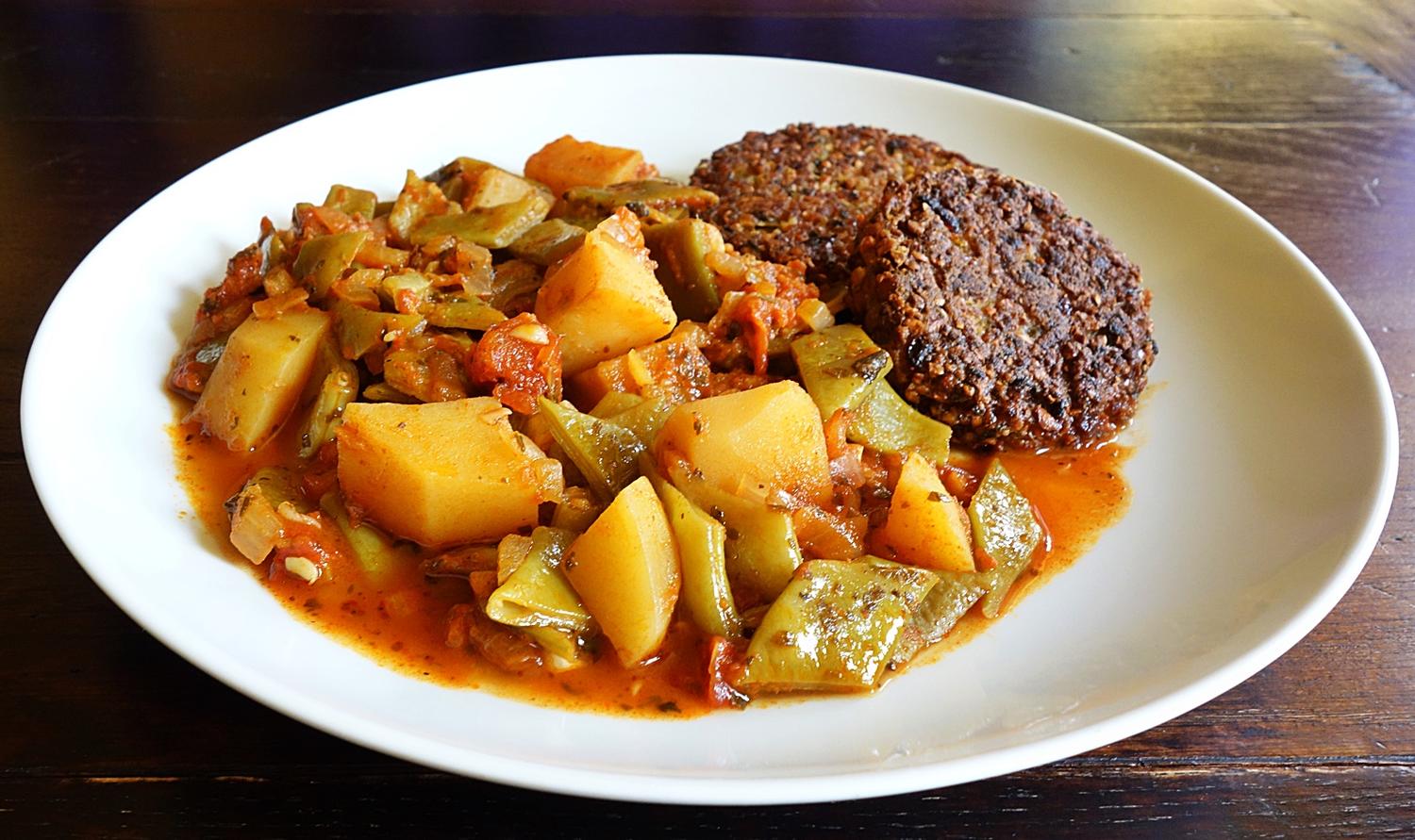 Grüne Bohnen und Kartoffeln in Tomatensauce - Rezept - kochbar.de