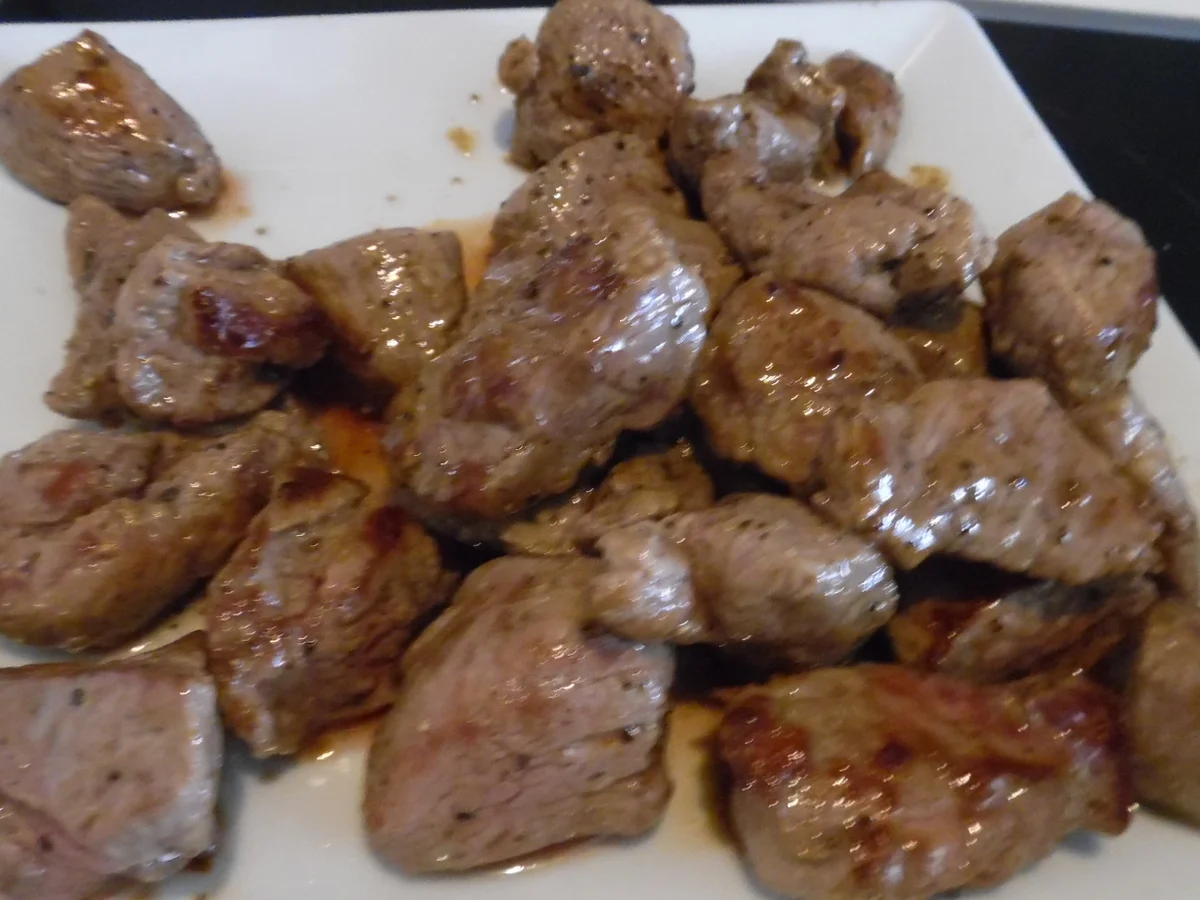 Rezept: Lamm-Kartoffel-Pfanne mit Salsa und Joghurt-Minz-Dip Bild Nr. 5588 Lamm-Kartoffel-Pfanne mit Salsa und Joghurt-Minz-Dip - Rezept - Bild Nr. 5588