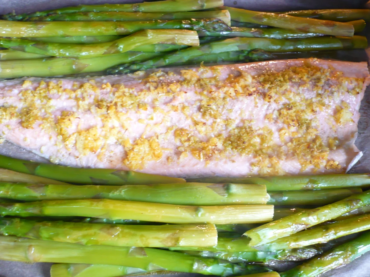 Grüner Spargel und Lachs vom Blech - Rezept - Bild Nr. 5591
