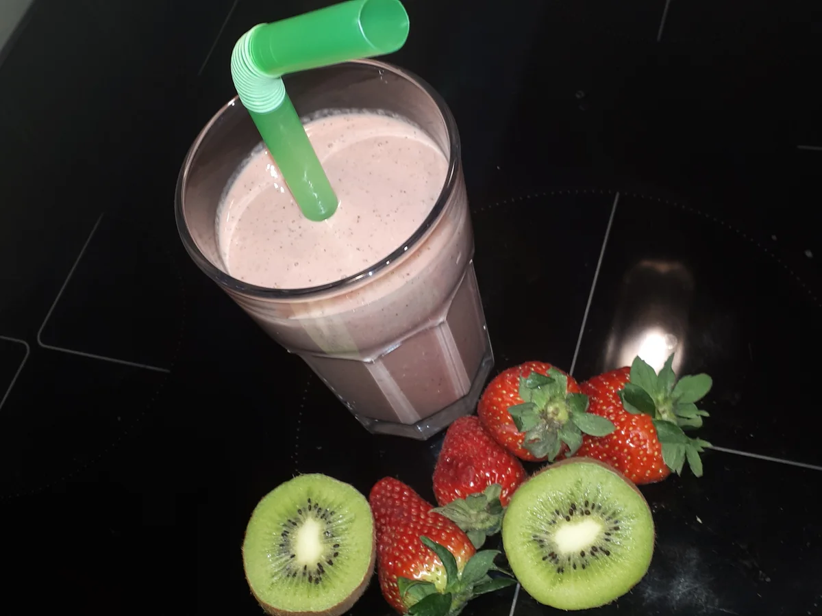 Rezept: BiNe` S FRÜHSTÜCKS SMOOTHIE Bild Nr. 5605 BiNe` S FRÜHSTÜCKS SMOOTHIE - Rezept - Bild Nr. 5605