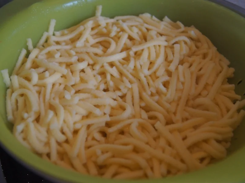 Rezept: Sahne-Schweinefiletgeschnetzeltes mit Spätzle Bild Nr. 5618 Sahne-Schweinefiletgeschnetzeltes mit Spätzle - Rezept - Bild Nr. 5618