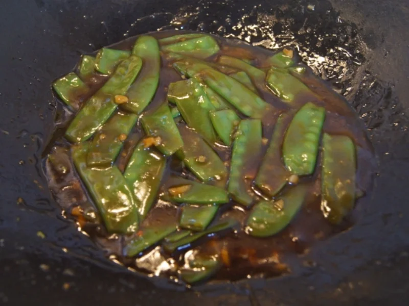 Im Wok gebratene Zuckerschoten - Rezept - Bild Nr. 5603