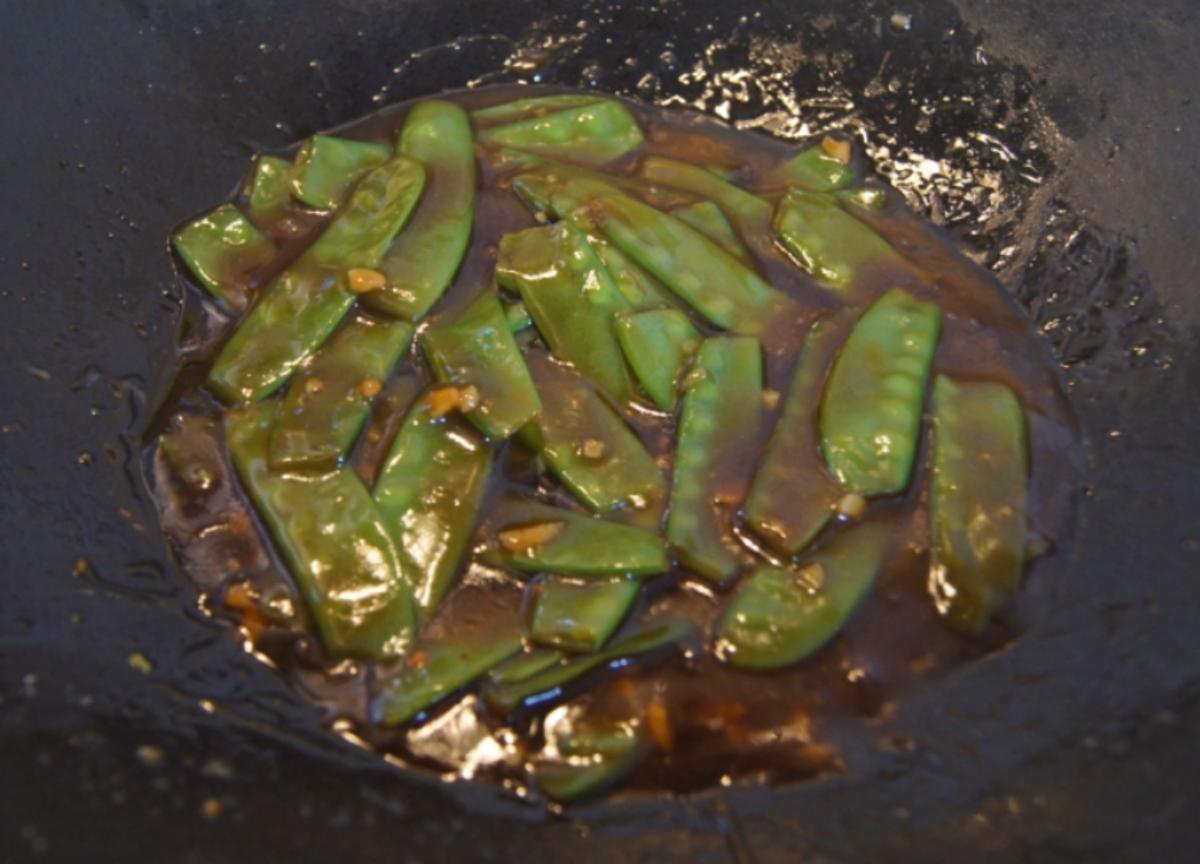 Bilder für Im Wok gebratene Zuckerschoten - Rezept