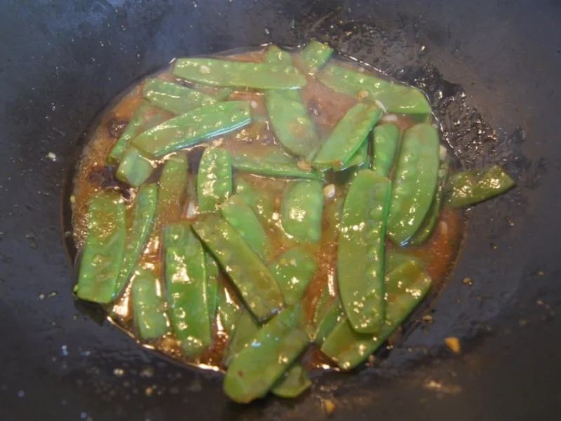 Im Wok gebratene Zuckerschoten - Rezept - Bild Nr. 5608