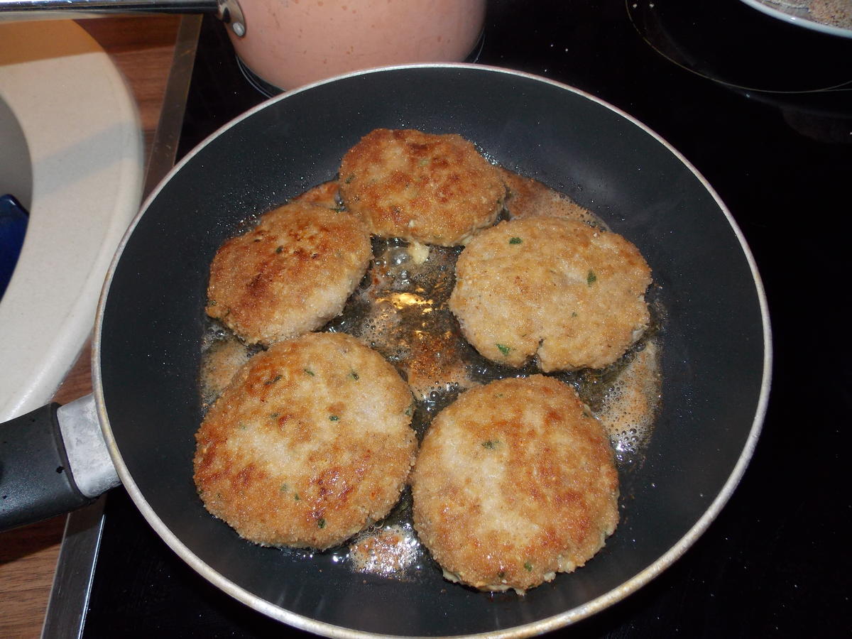 Bratklops mit Mischgemüse, Salzkartoffeln und Soße - einfach - von mbiele
