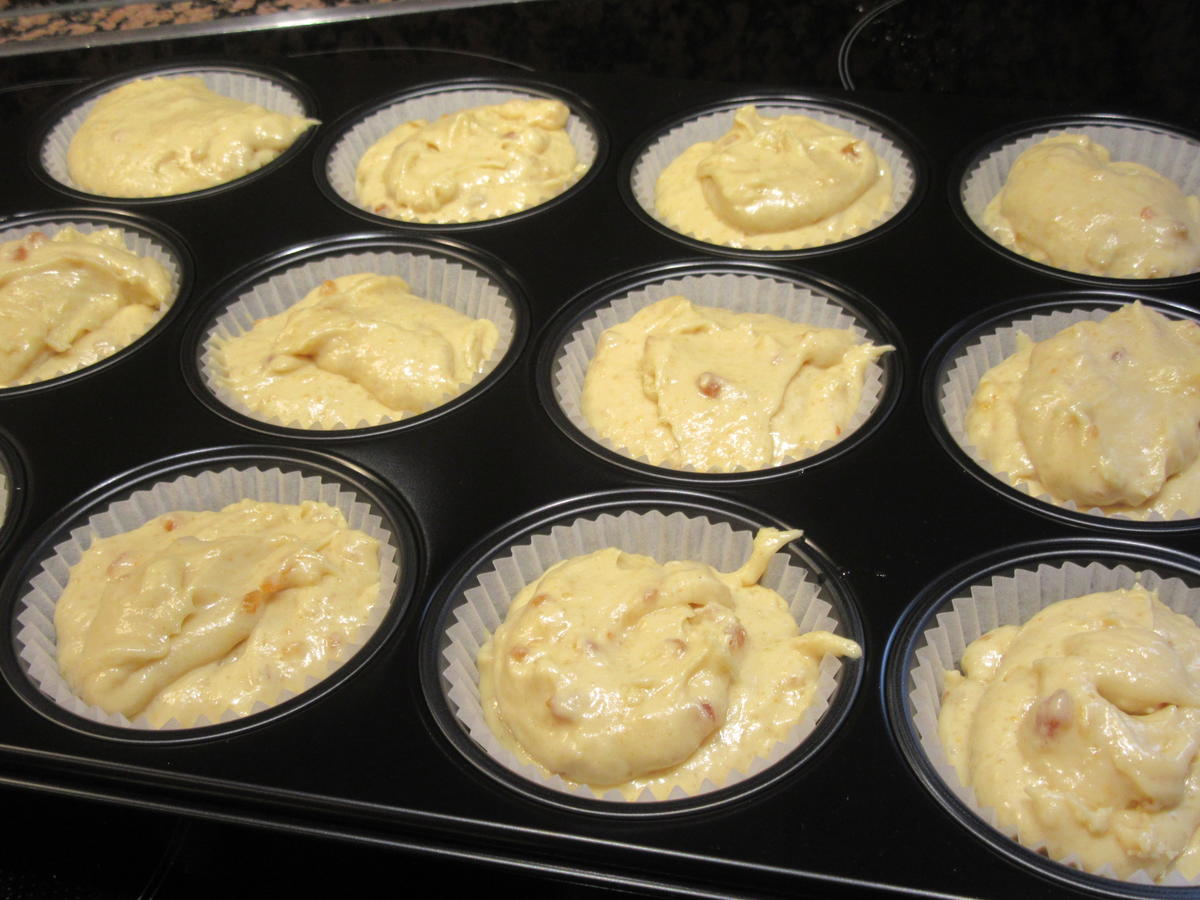 Backen: Orangenmuffins mit Schokoganache - Rezept - kochbar.de