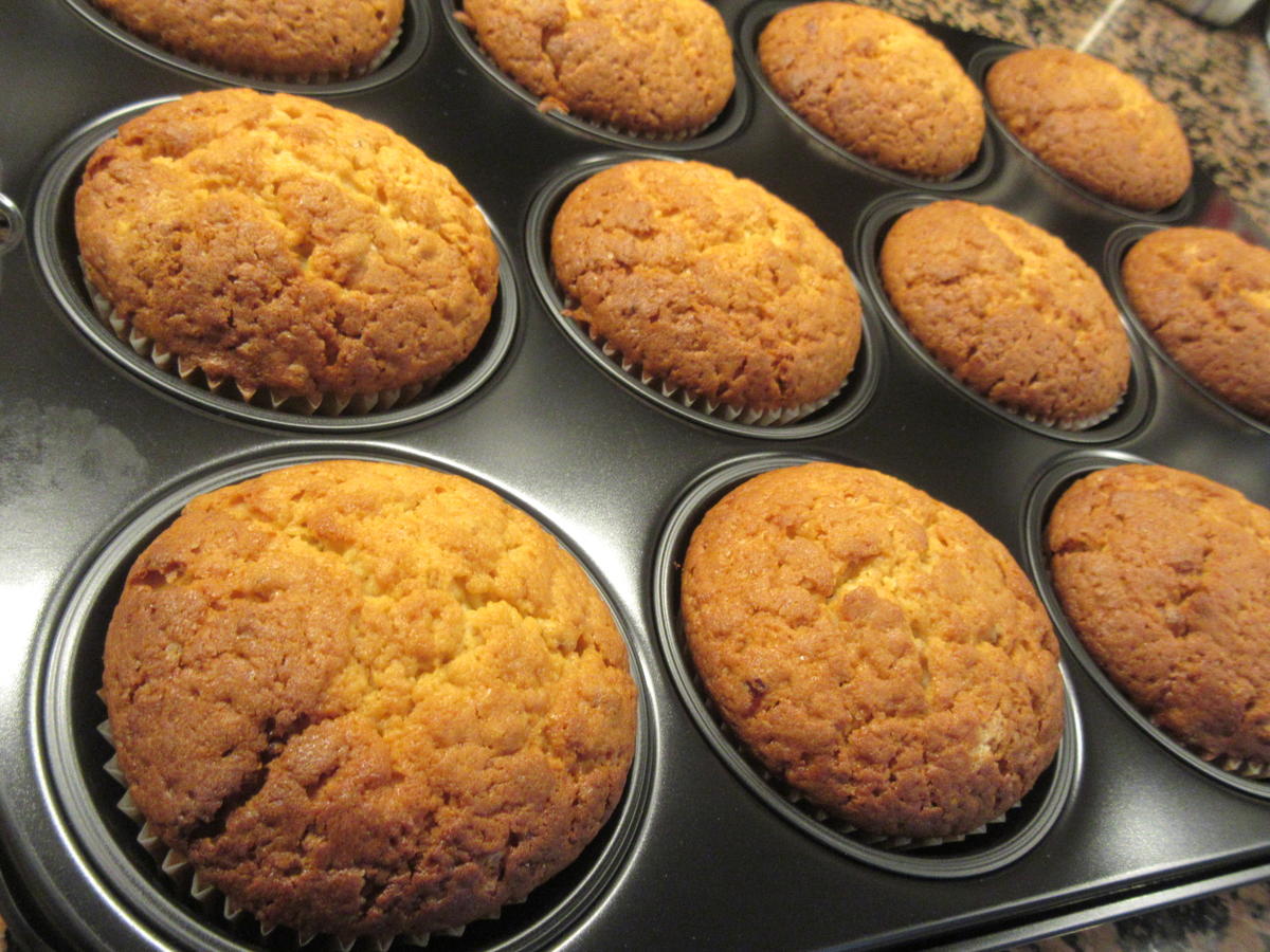 Backen: Orangenmuffins mit Schokoganache - Rezept - kochbar.de