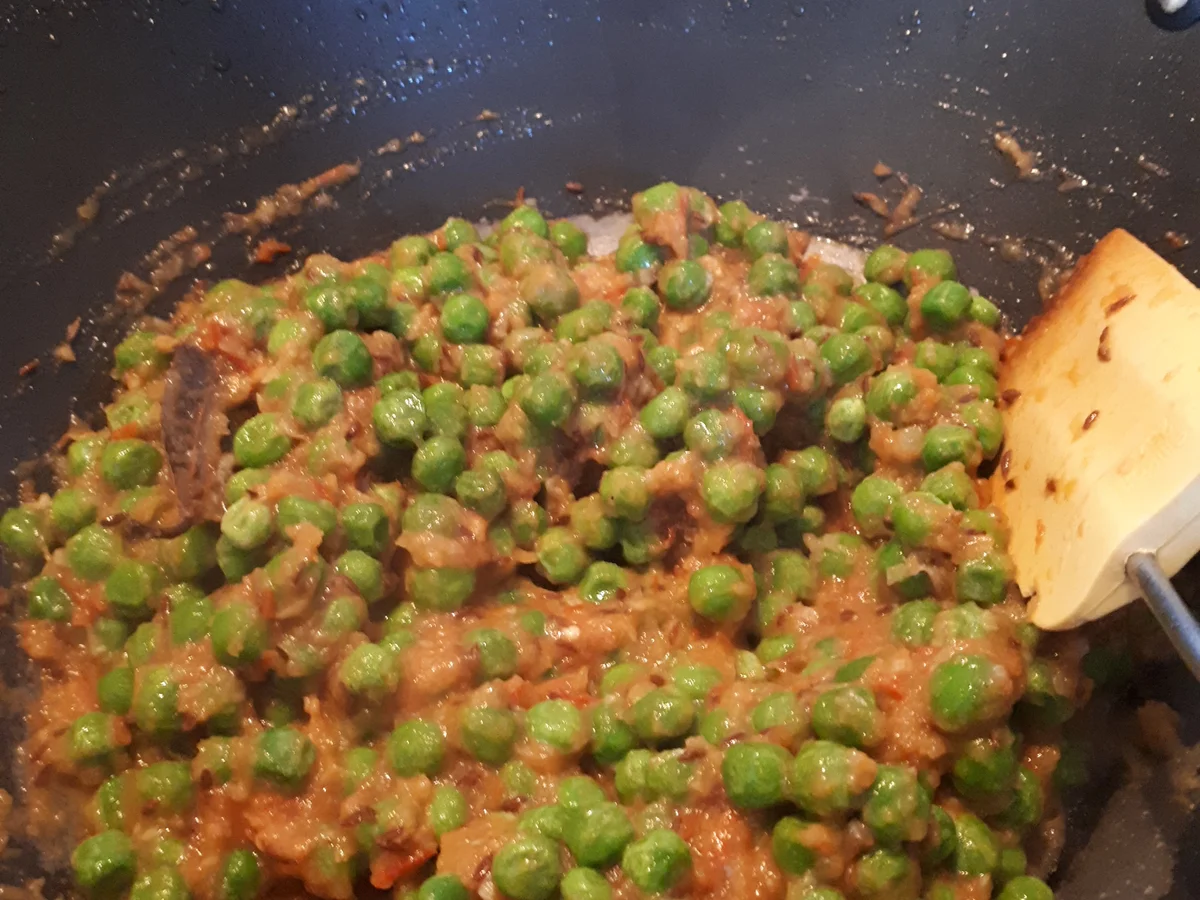 Rezept: indisch: Anjeer Mattar Gravy (Erbsen in einer Feigen-Joghurt-Soße) Bild Nr. 5607 indisch: Anjeer Mattar Gravy (Erbsen in einer Feigen-Joghurt-Soße) - Rezept - Bild Nr. 5607