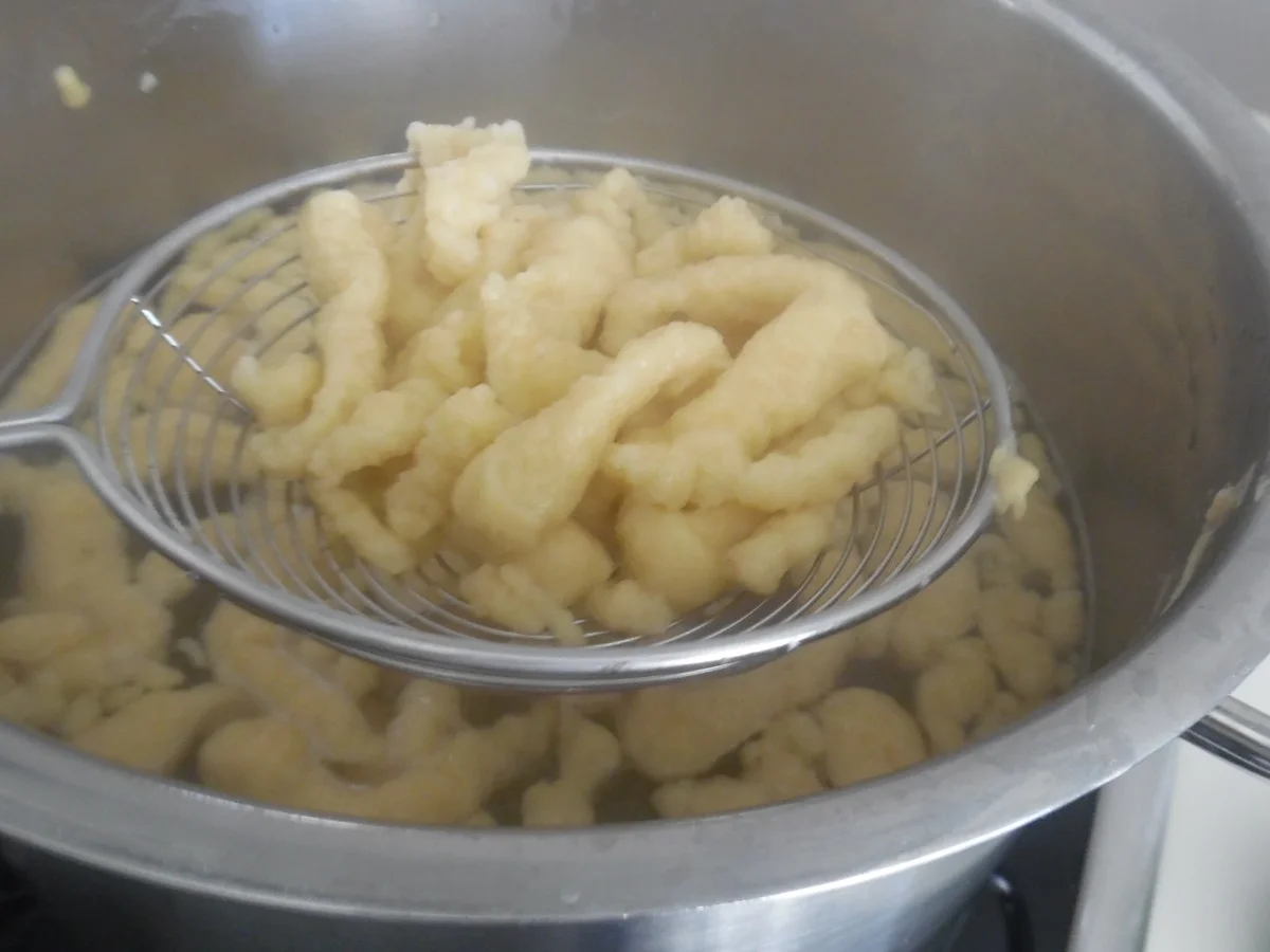 Huhn in Zwiebel-Paprika-Rahm-Soße und Spätzle - Rezept - Bild Nr. 5631