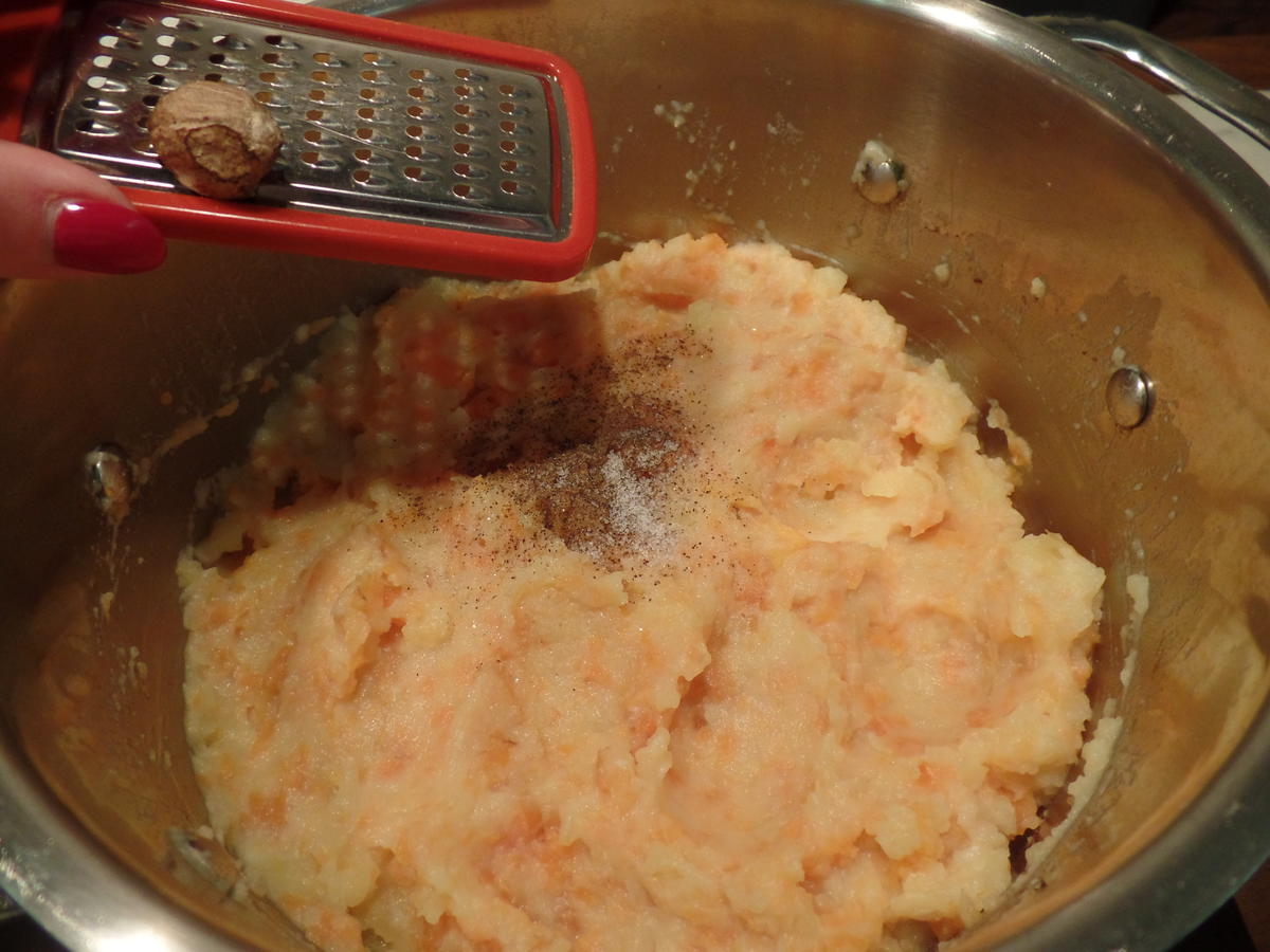 Zwiebelfrikadellen mit Kartoffel-Möhren-Stampf - Rezept - Bild Nr. 5626