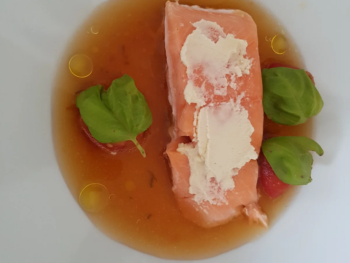 Rezept: Ikarimi-Lachsfilet | Grilltomatensud | Knoblauchmandelpaste | Tomatenkompott Bild Nr. 5887 Ikarimi-Lachsfilet | Grilltomatensud | Knoblauchmandelpaste | Tomatenkompott - Rezept - Bild Nr. 5887