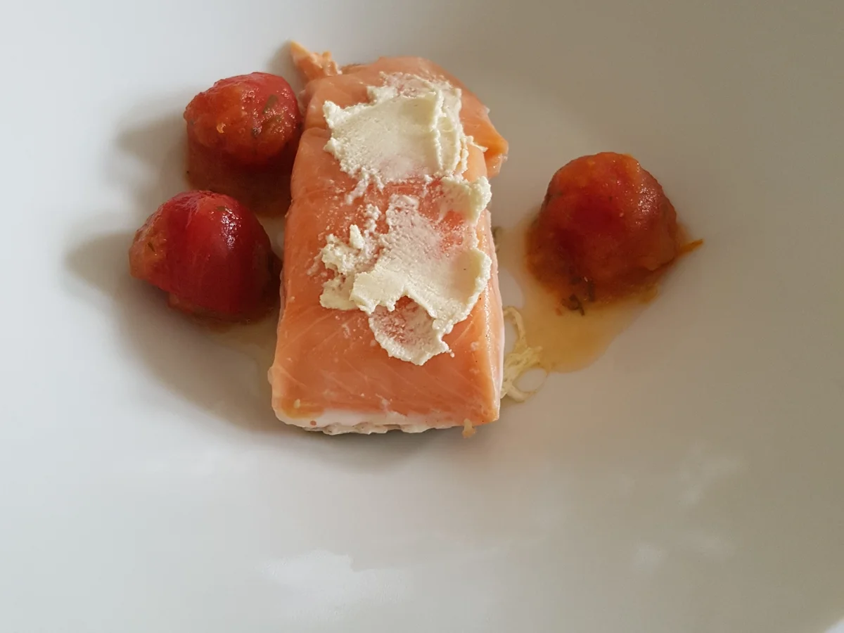 Rezept: Ikarimi-Lachsfilet | Grilltomatensud | Knoblauchmandelpaste | Tomatenkompott Bild Nr. 5888 Ikarimi-Lachsfilet | Grilltomatensud | Knoblauchmandelpaste | Tomatenkompott - Rezept - Bild Nr. 5888