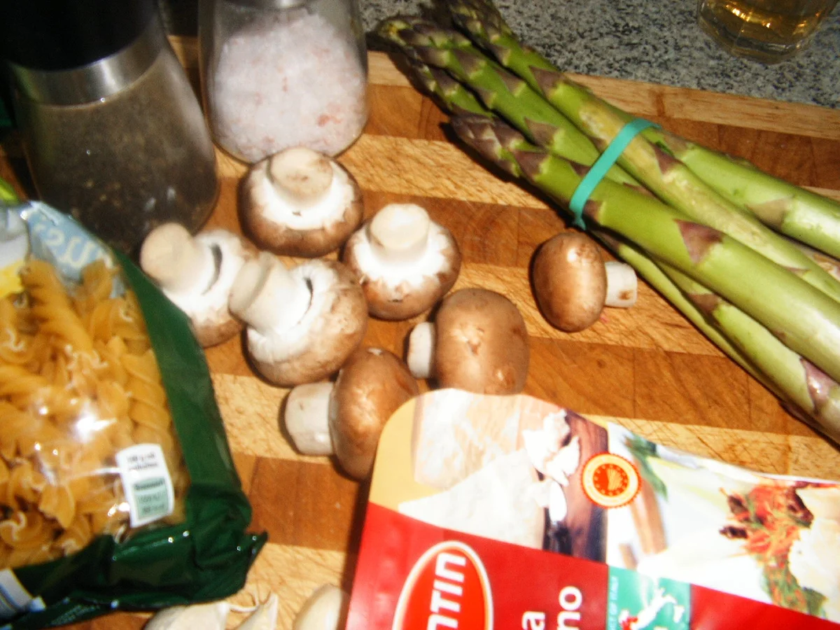 Rezept: Spargelpasta mit Champignons Bild Nr. 5616 Spargelpasta mit Champignons - Rezept - Bild Nr. 5616