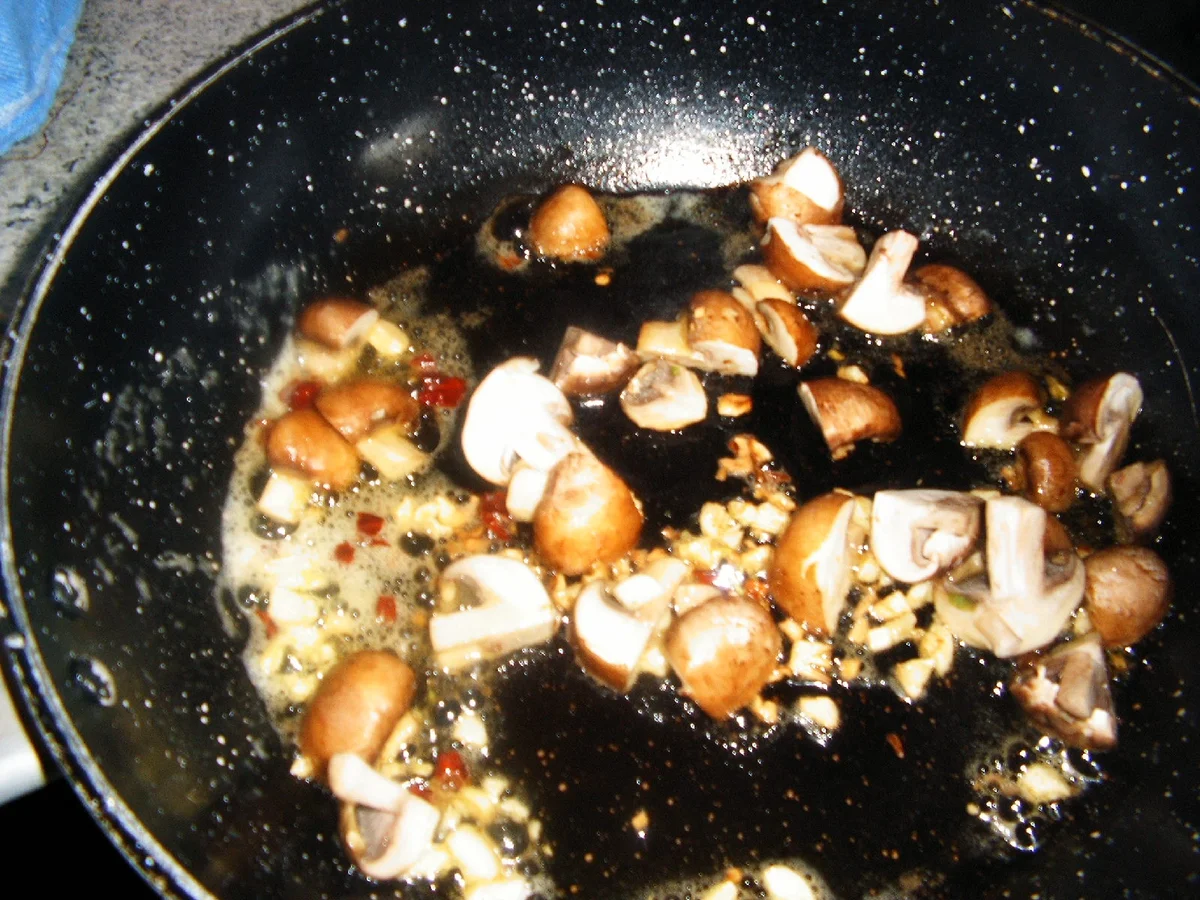 Rezept: Spargelpasta mit Champignons Bild Nr. 5619 Spargelpasta mit Champignons - Rezept - Bild Nr. 5619