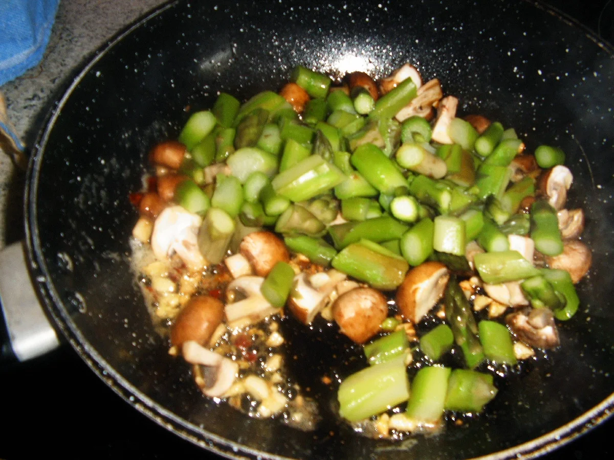 Rezept: Spargelpasta mit Champignons Bild Nr. 5620 Spargelpasta mit Champignons - Rezept - Bild Nr. 5620